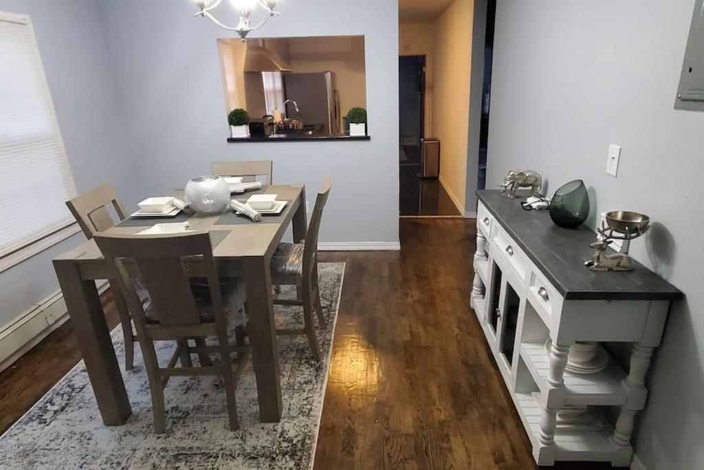 Quiet 3 Bedroom Apartment In Private Home New York Eksteriør billede