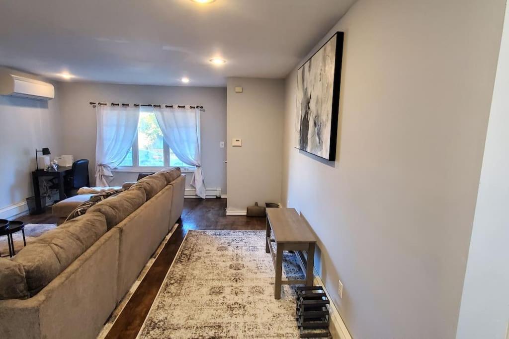 Quiet 3 Bedroom Apartment In Private Home New York Eksteriør billede