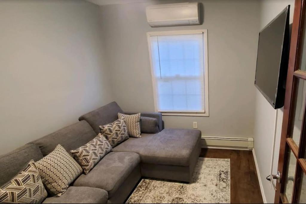 Quiet 3 Bedroom Apartment In Private Home New York Eksteriør billede